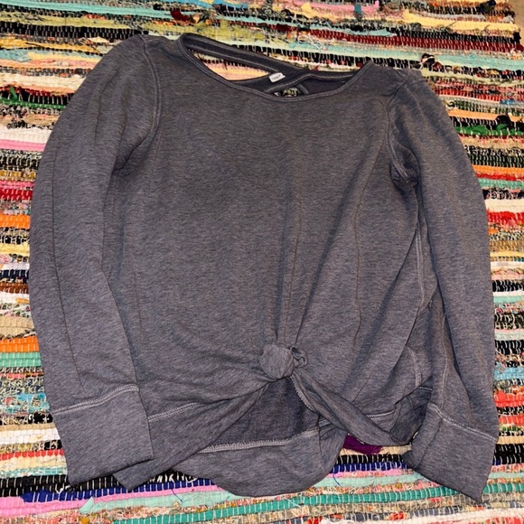 Old Navy Tops - Old navy long sleeve grey top